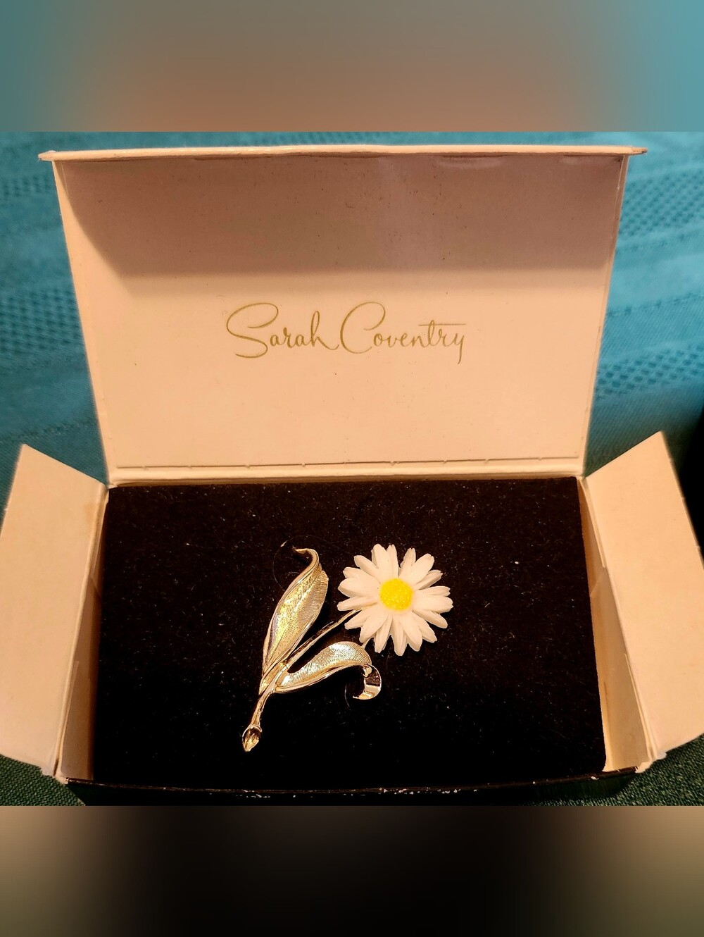 Vintage Sarah Coventry "Light N' Bright" Daisy Brooch (In Box)